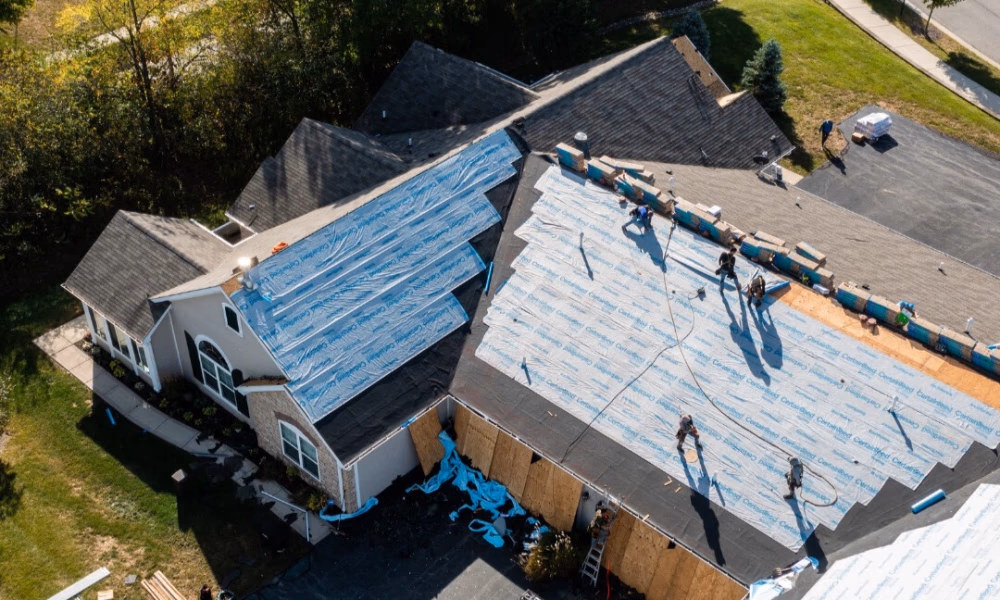 Finished architectural shingle roof on a family home